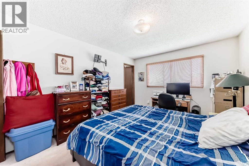 Single Family House Bungalow for Sale in  Templehill Bay NE Temple Calgary 