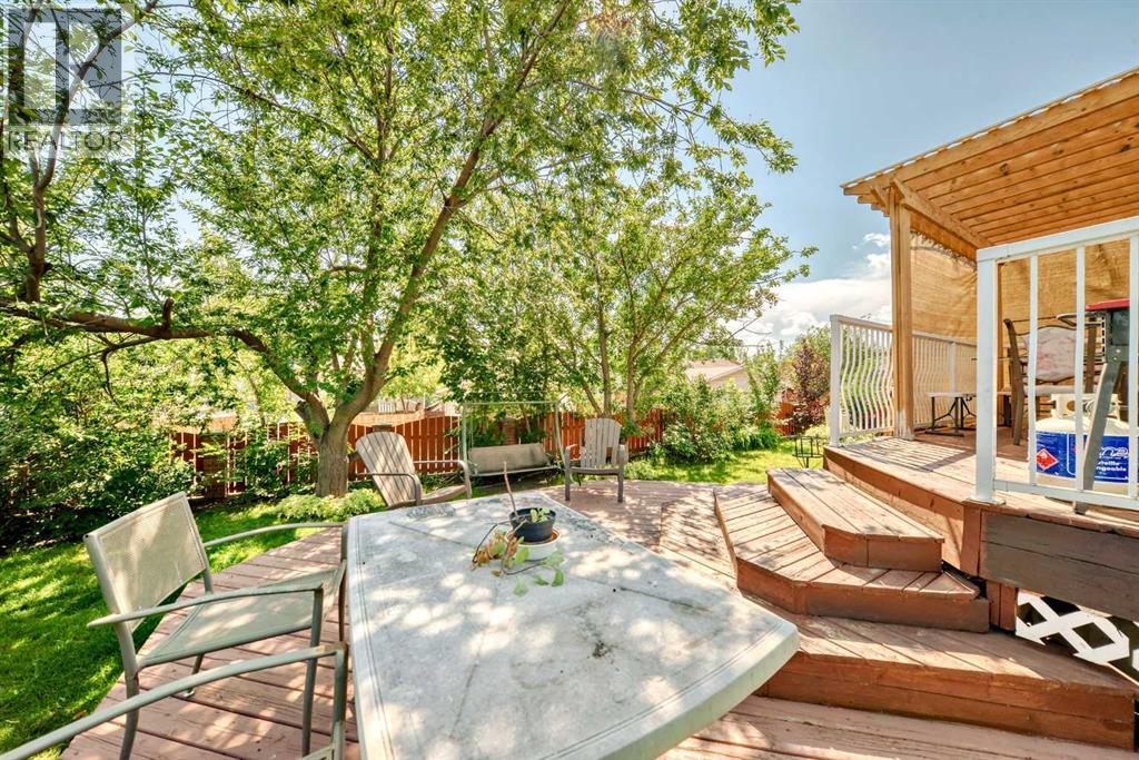 Single Family House Bungalow for Sale in  Templehill Bay NE Temple Calgary 