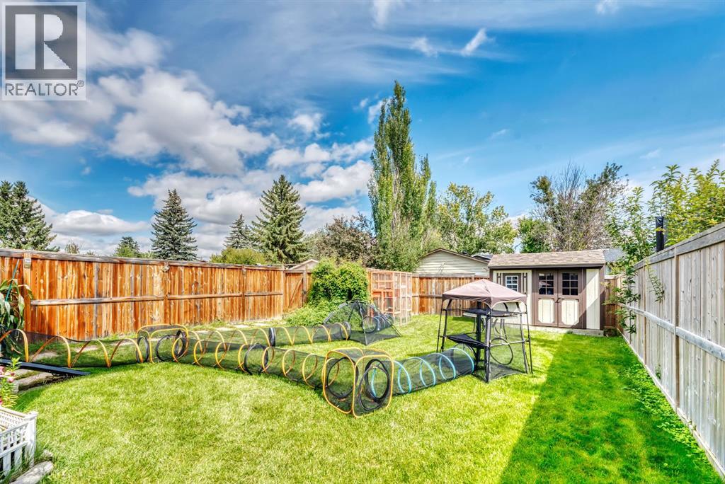 Single Family House for Sale in  Falsby Place NE Falconridge Calgary 