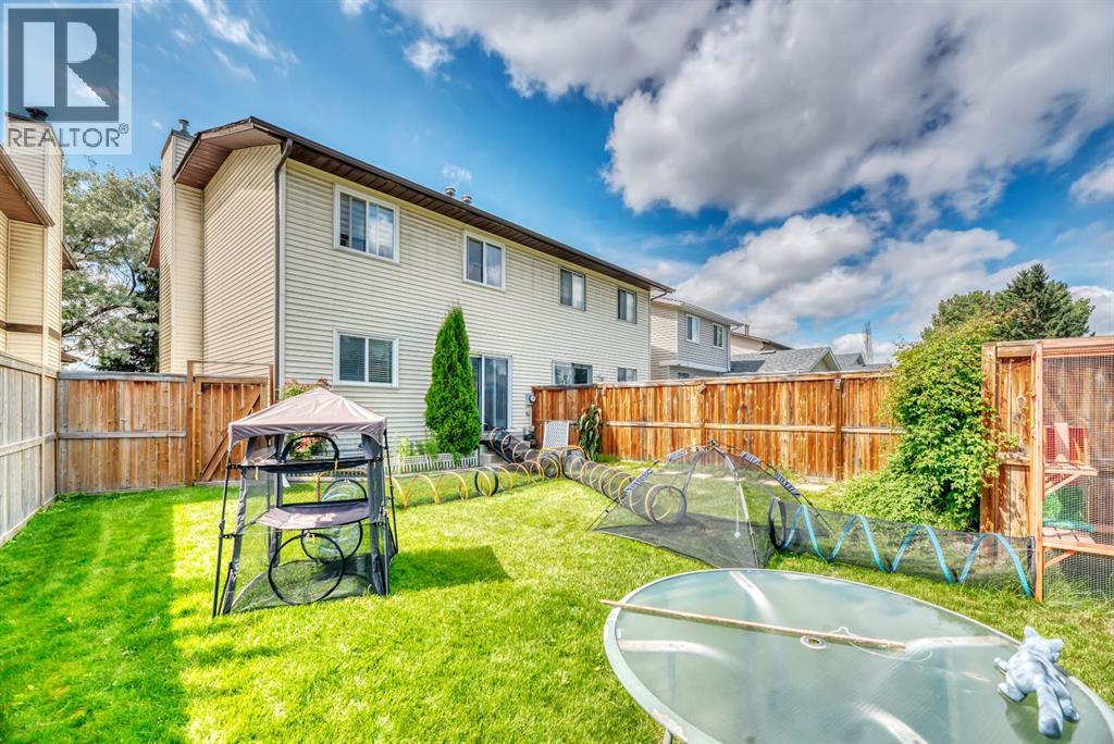 Single Family House for Sale in  Falsby Place NE Falconridge Calgary 