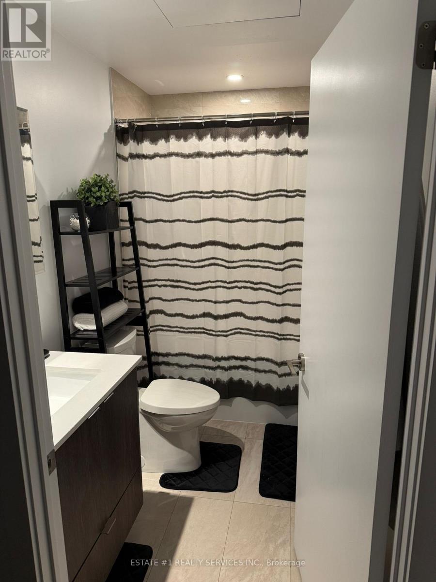 Photo 13 of 2116 1928 Lakeshore Boulevard, Toronto ON