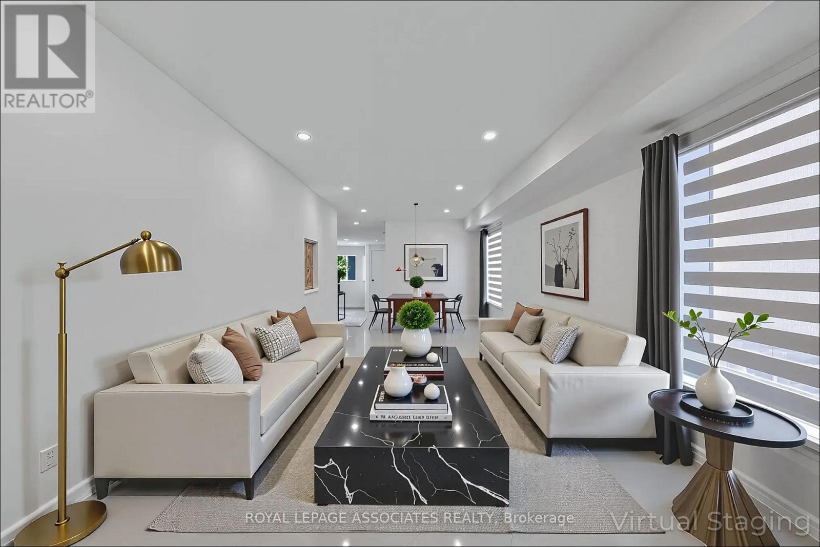 Photo 3 of 89 Delbert Circle, Whitchurchstouffville ON