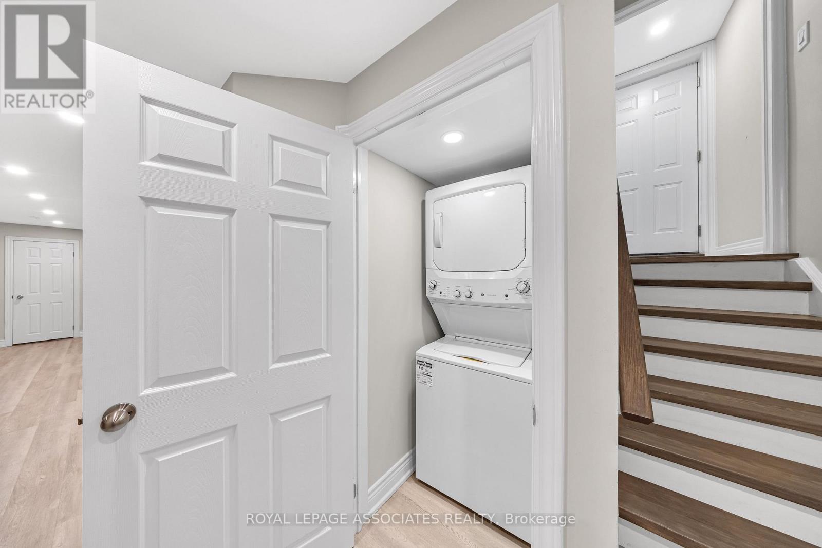 Photo 9 of 89 Delbert Circle, Whitchurchstouffville ON