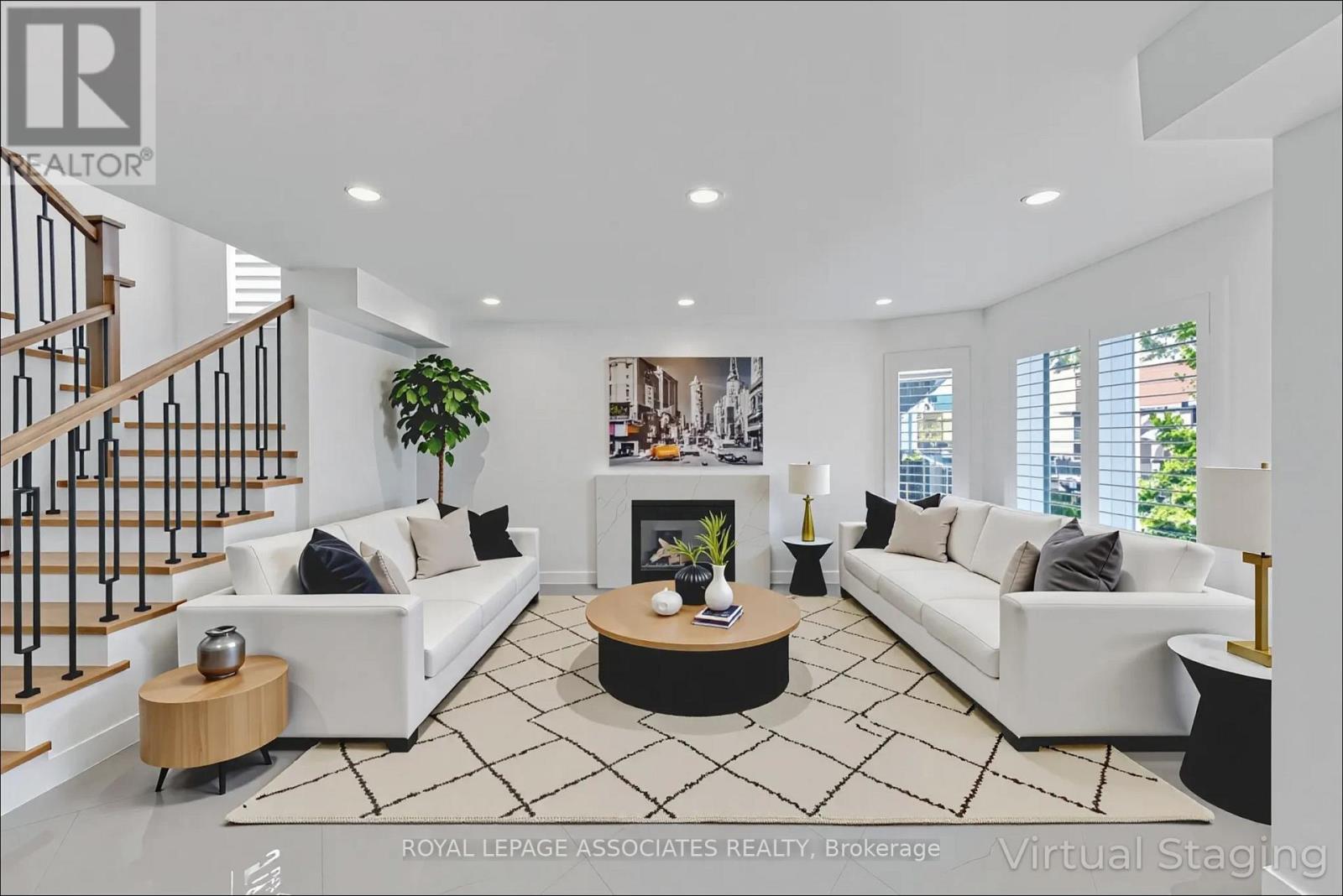 Photo 7 of 89 Delbert Circle, Whitchurchstouffville ON