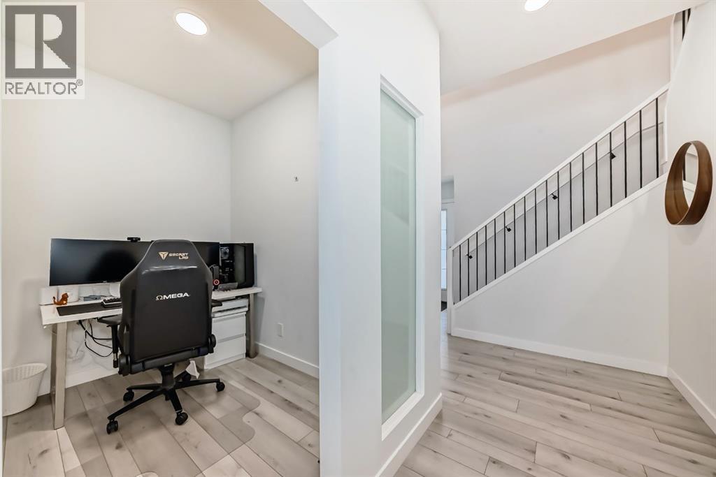 Photo 17 of 166 Creekstone Way Sw, Calgary AB