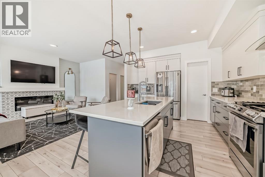 Photo 10 of 166 Creekstone Way Sw, Calgary AB