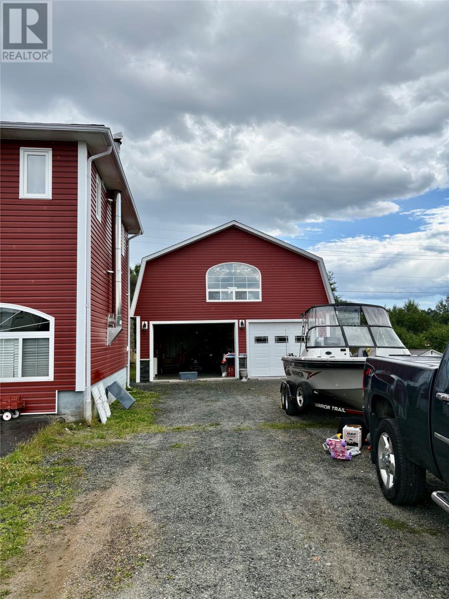 Photo 4 of 15 Squires Road, Eastport NL