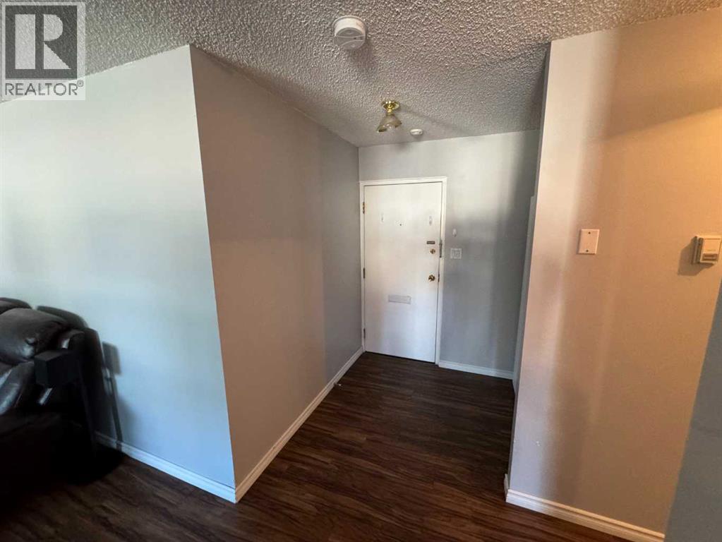 Photo 4 of 104 10230 106 Avenue, Grande Prairie AB