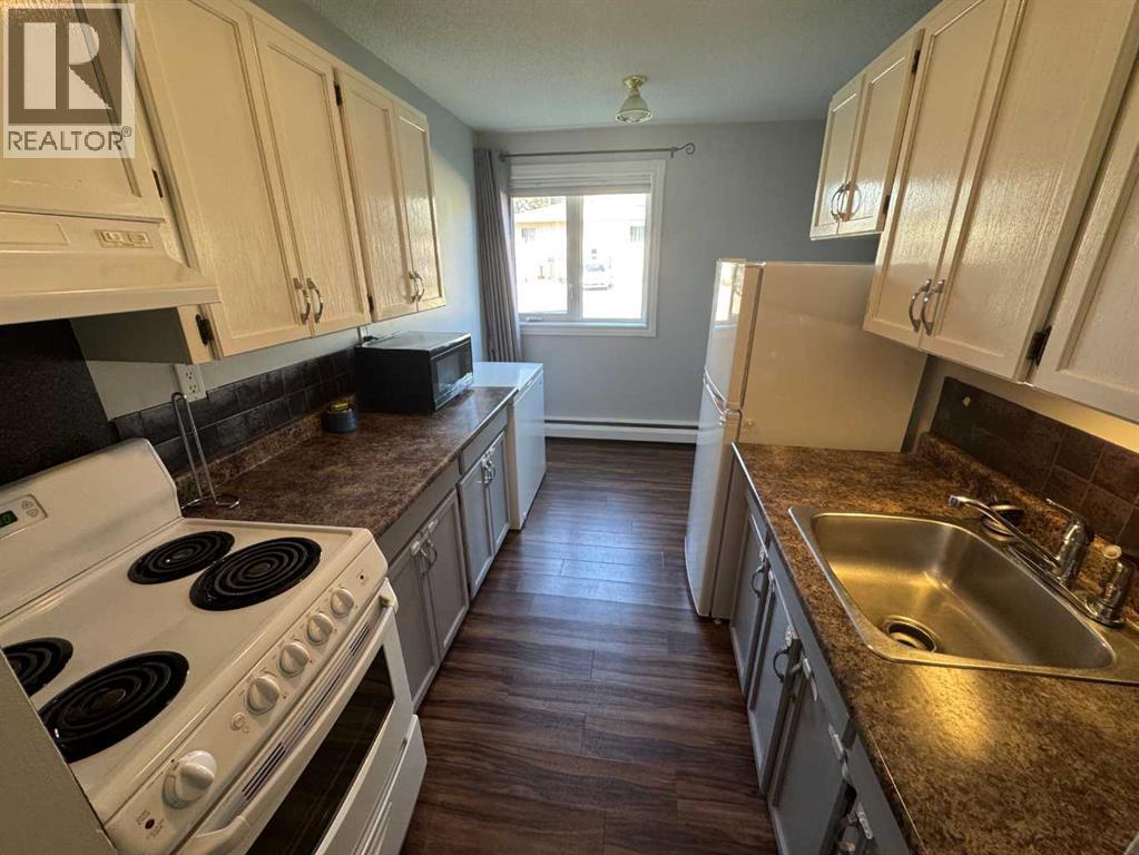 Photo 7 of 104 10230 106 Avenue, Grande Prairie AB