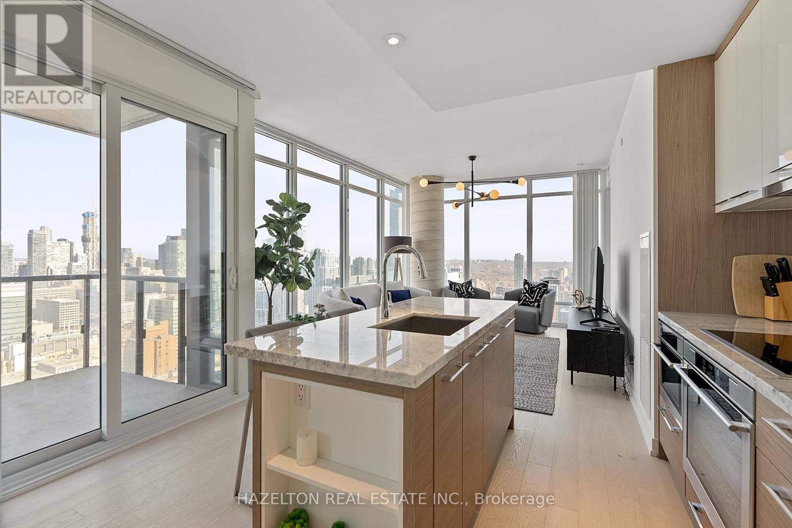 Photo 1 of 3402 488 University Avenue, Toronto ON