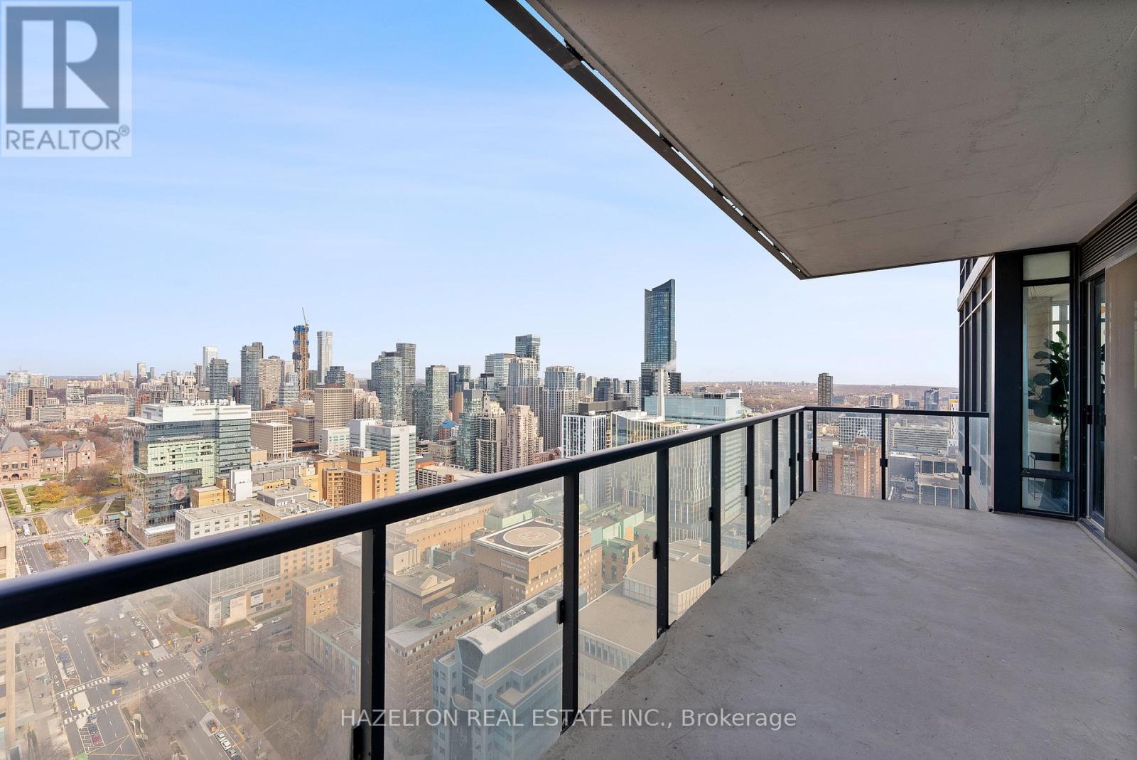 Photo 6 of 3402 488 University Avenue, Toronto ON