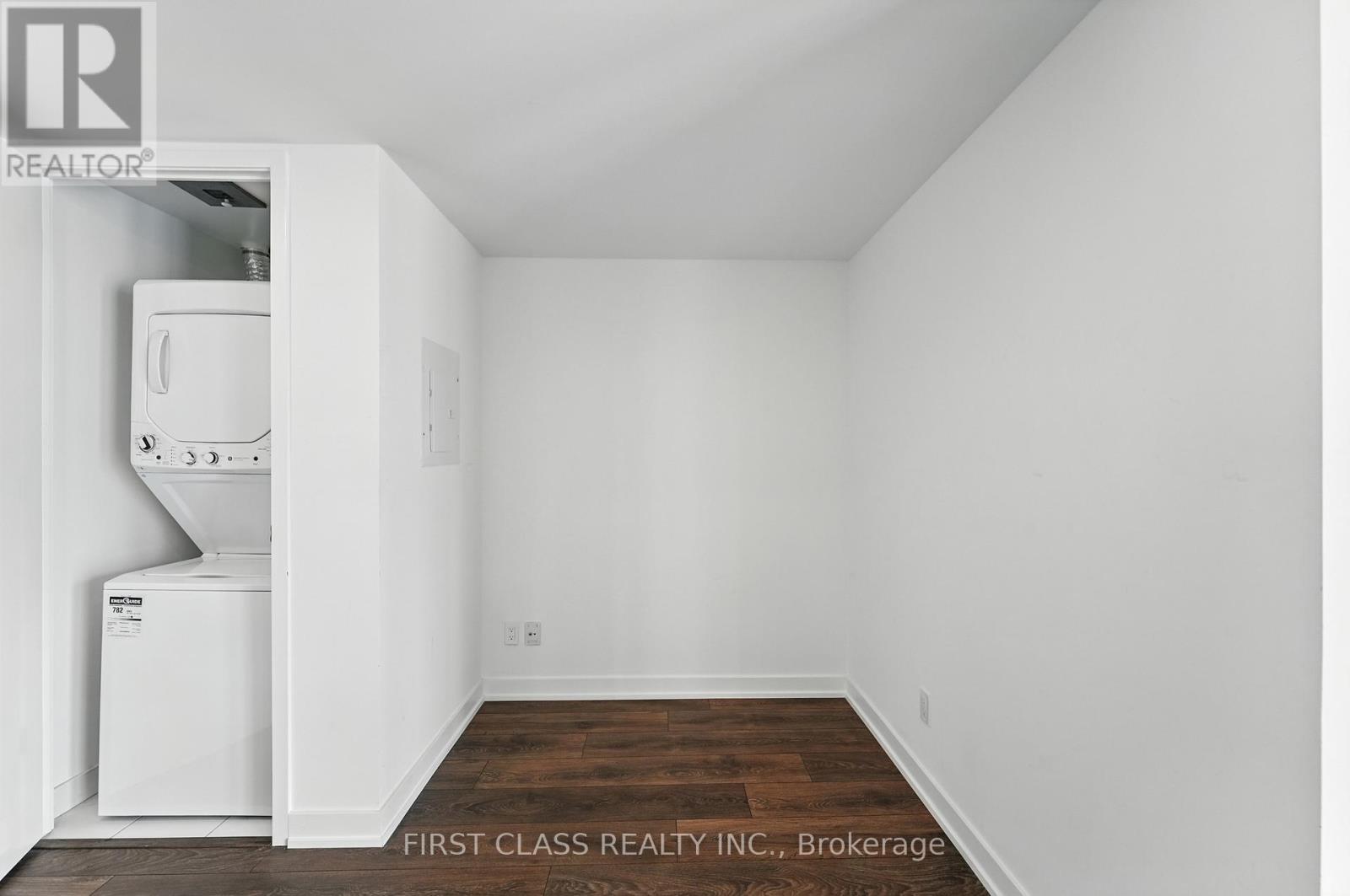 Photo 11 of 1802 501 Yonge Street, Toronto ON