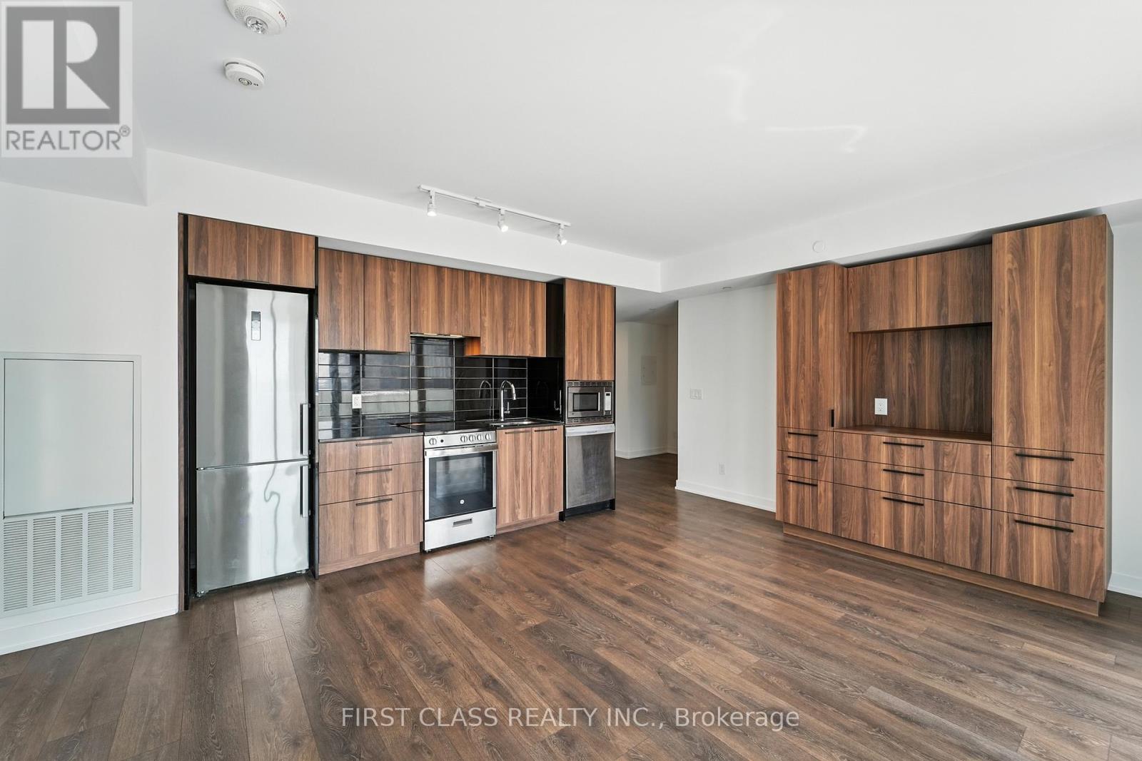 Photo 13 of 1802 501 Yonge Street, Toronto ON