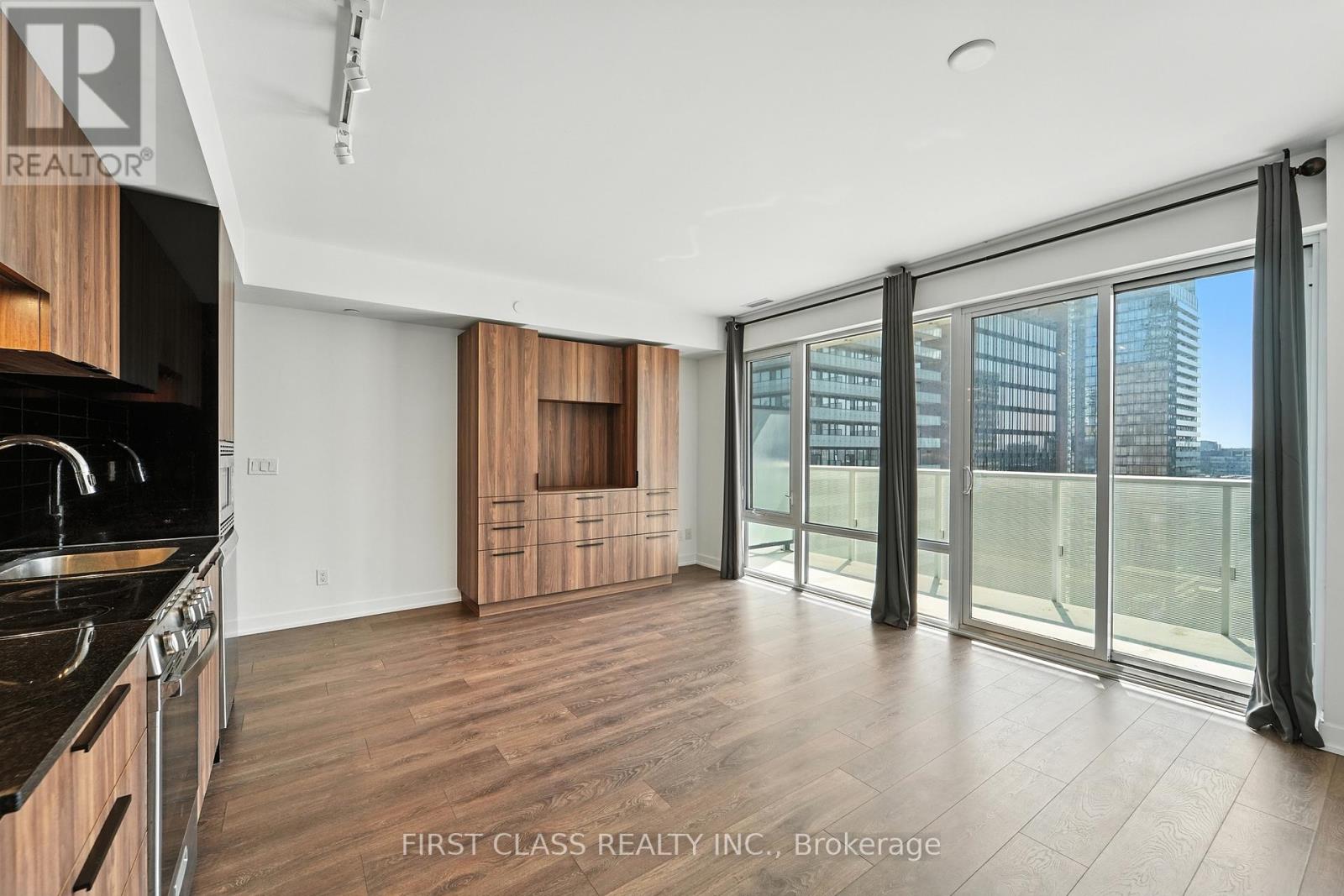 Photo 14 of 1802 501 Yonge Street, Toronto ON
