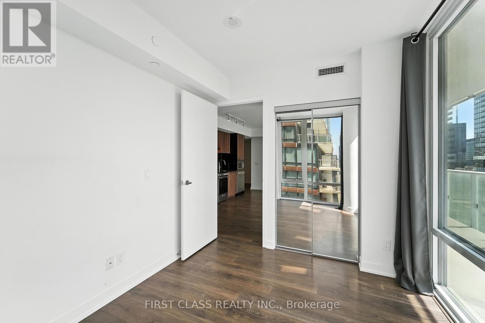 Photo 23 of 1802 501 Yonge Street, Toronto ON