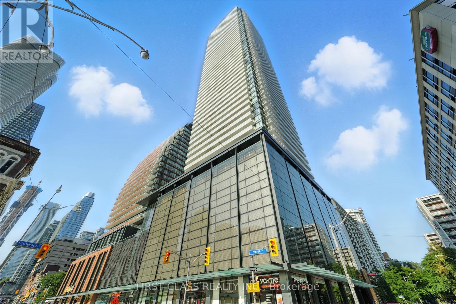 Photo 5 of 1802 501 Yonge Street, Toronto ON