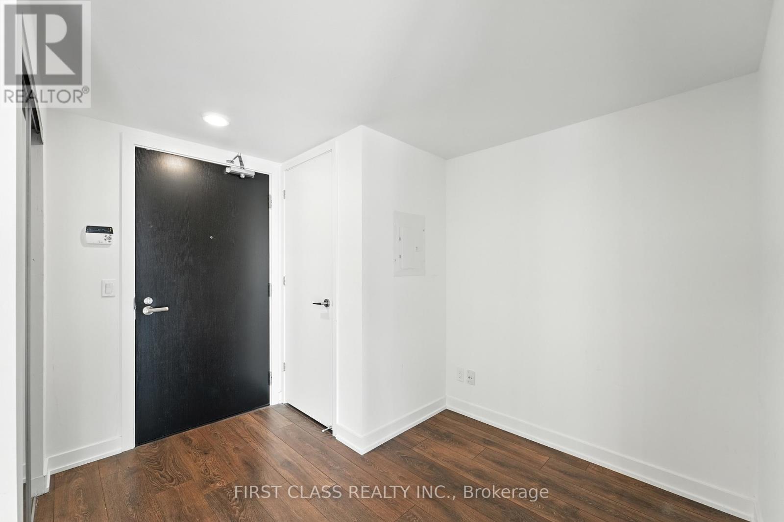 Photo 9 of 1802 501 Yonge Street, Toronto ON