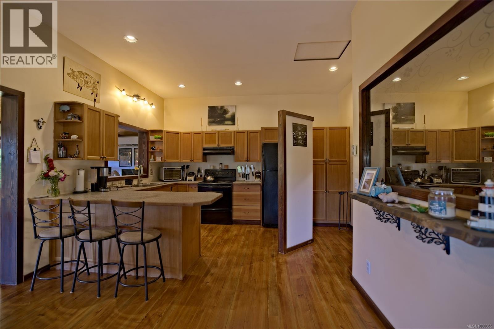 Photo 6 of 180 Lakefair Dr, Salt Spring BC