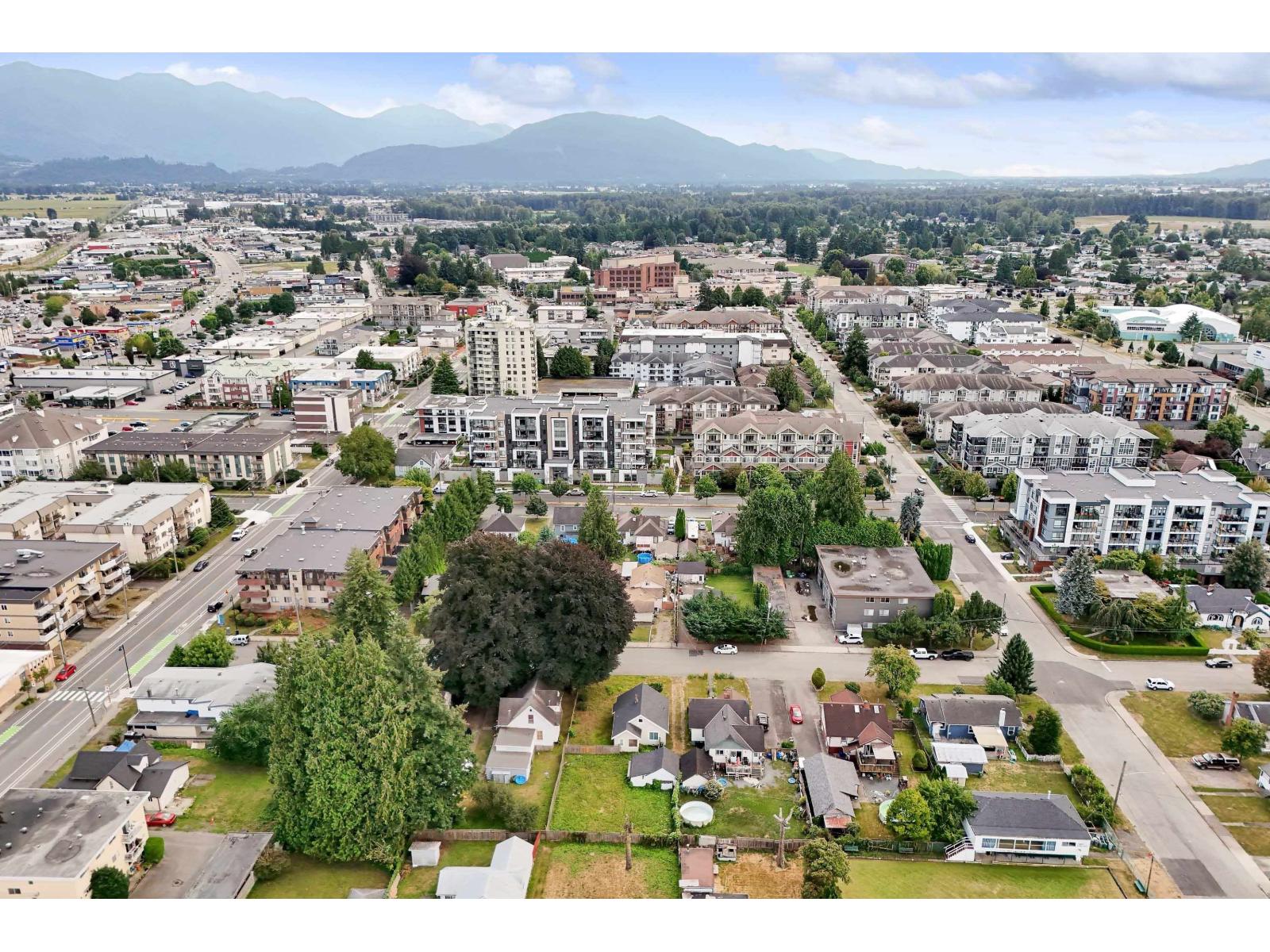 Photo 8 of 45719 Kipp Avenue Chilliwack Proper West, Chilliwack BC