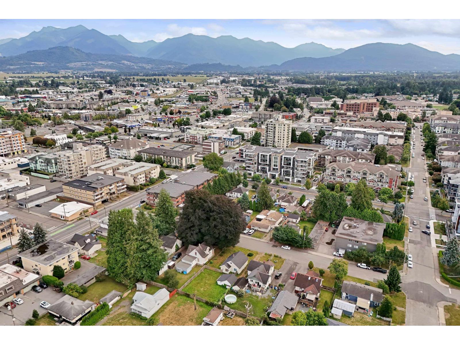 Photo 9 of 45719 Kipp Avenue Chilliwack Proper West, Chilliwack BC