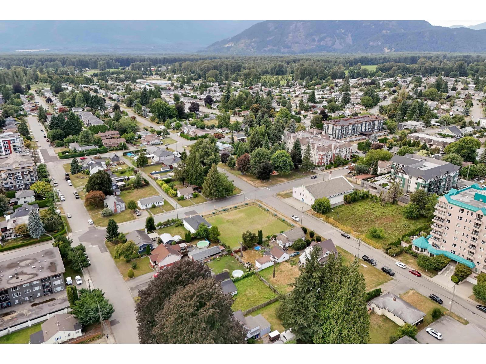 Photo 5 of 45719 Kipp Avenue Chilliwack Proper West, Chilliwack BC