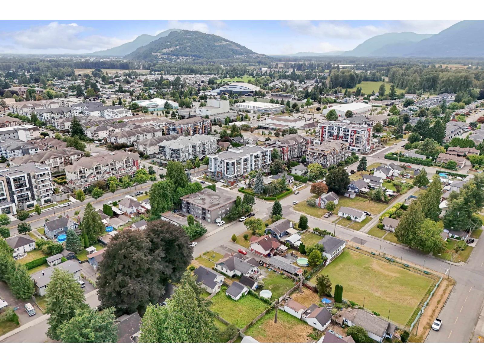 Photo 7 of 45719 Kipp Avenue Chilliwack Proper West, Chilliwack BC