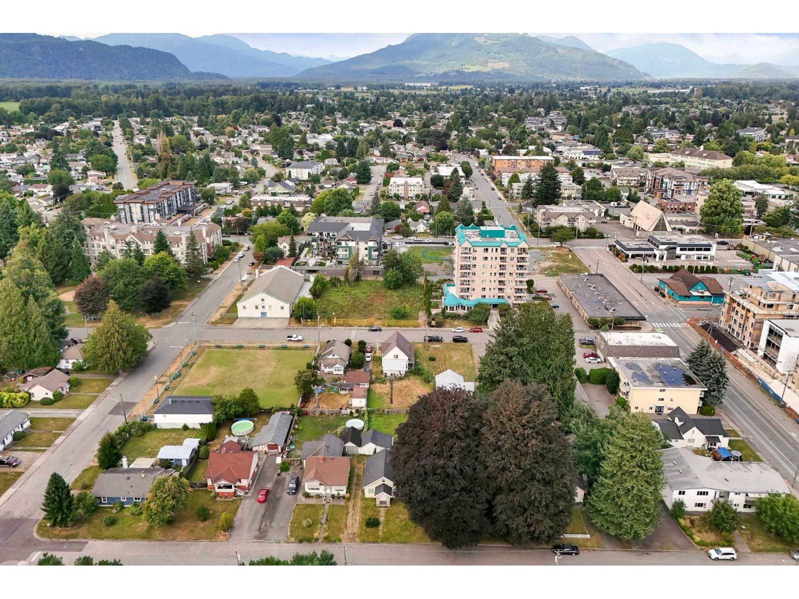 Photo 12 of 45719 Kipp Avenue Chilliwack Proper West, Chilliwack BC
