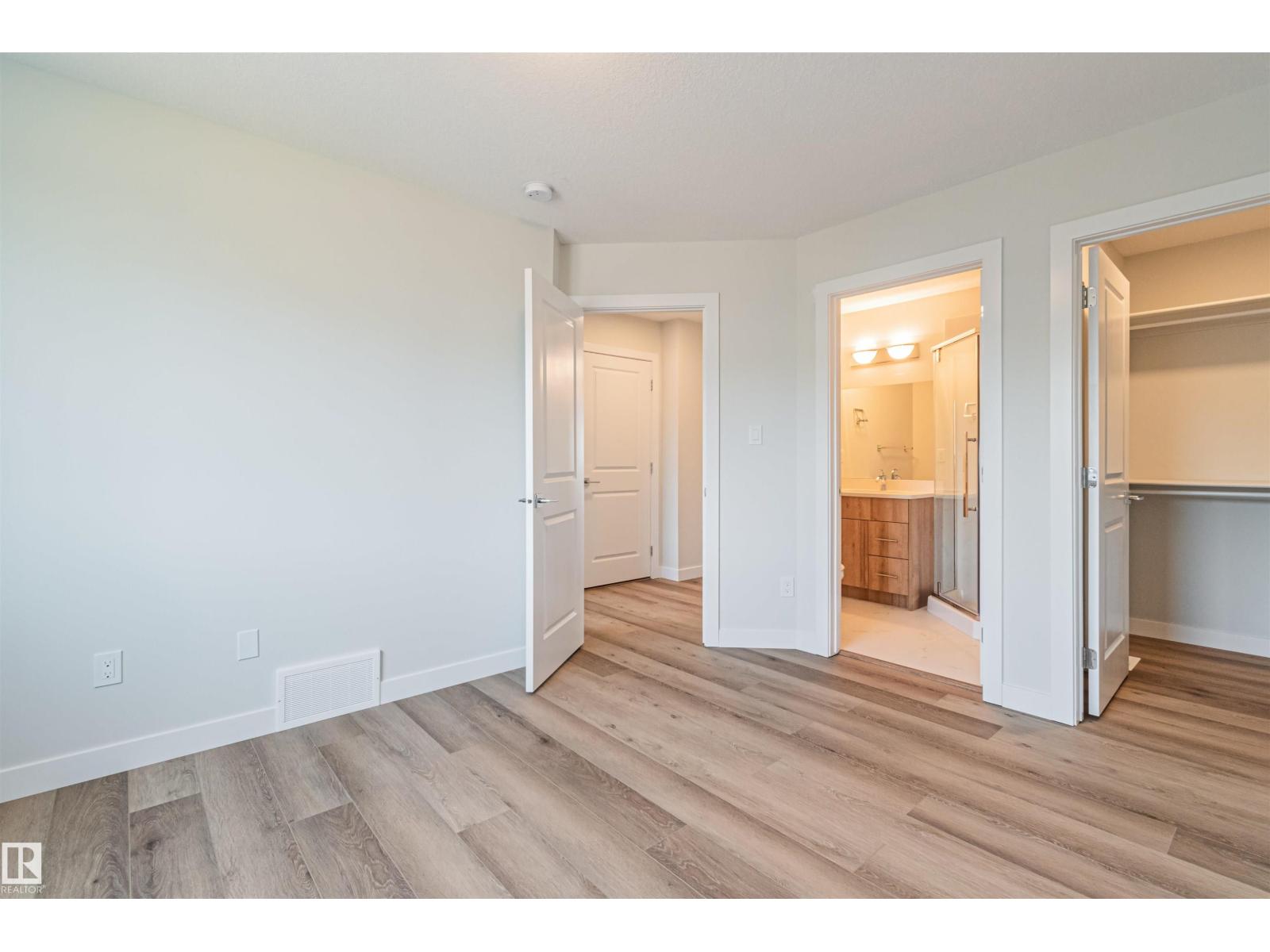Photo 14 of 12125 88 St Nw, Edmonton AB