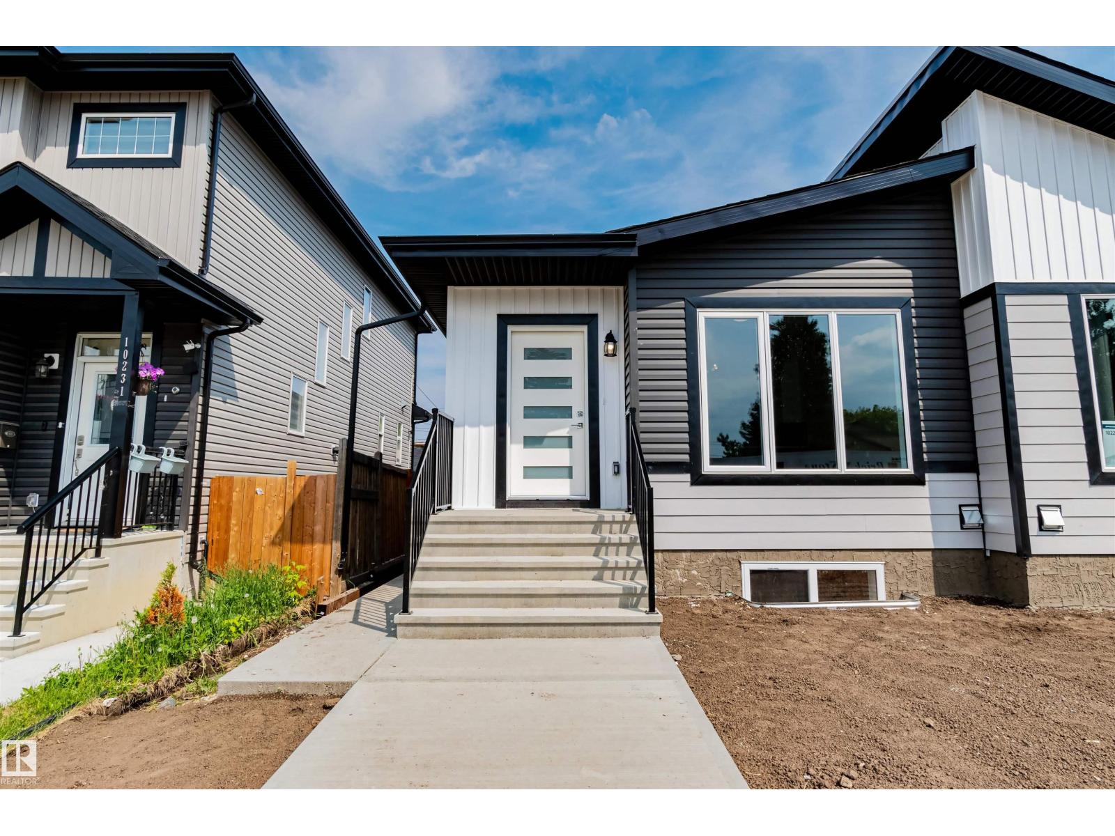 Photo 2 of 12125 88 St Nw, Edmonton AB