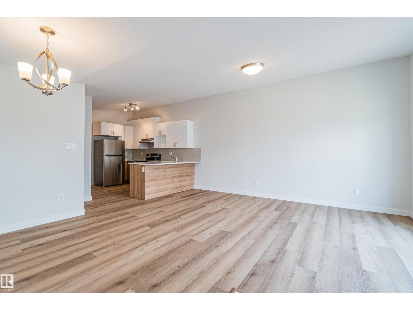 Photo 7 of 12125 88 St Nw, Edmonton AB