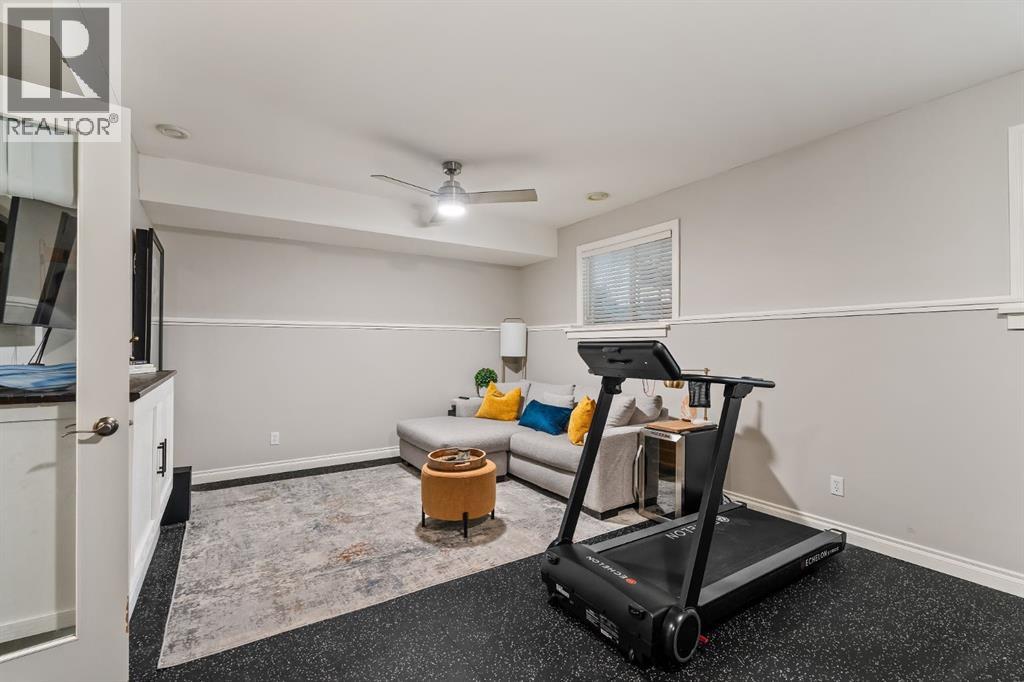 Single Family House for Sale in  Aspen Meadows Green SW Aspen Woods Calgary 