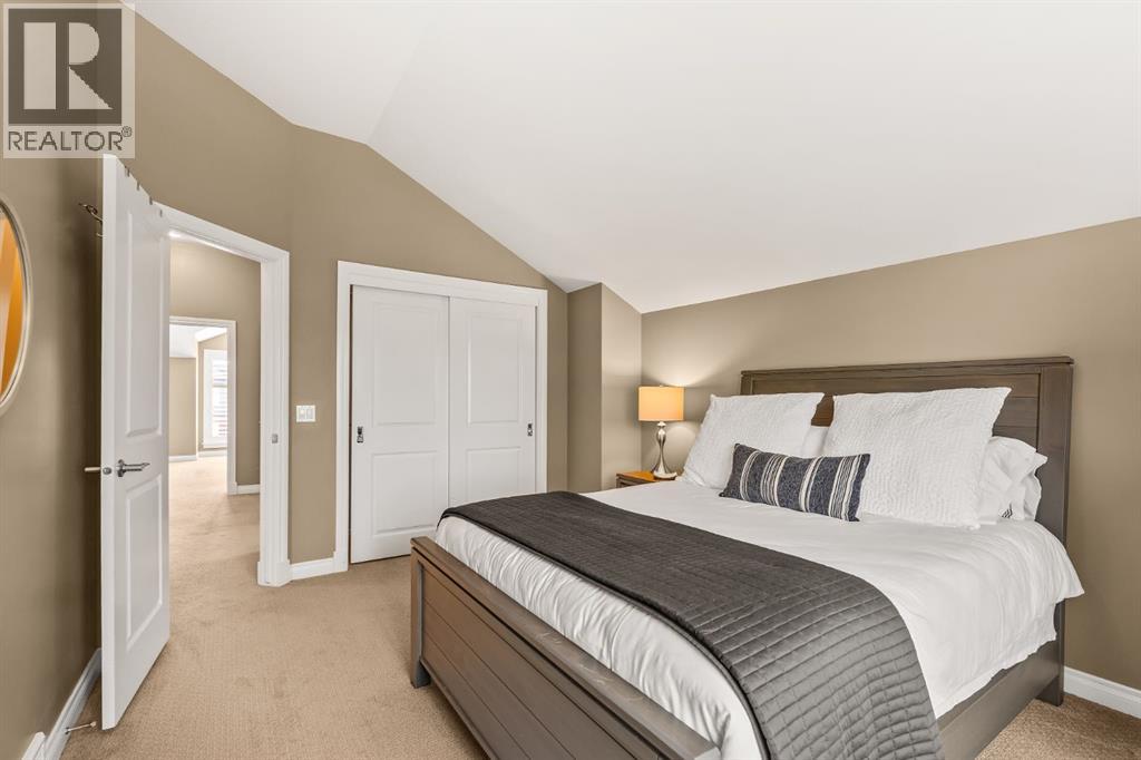Single Family House for Sale in  Aspen Meadows Green SW Aspen Woods Calgary 
