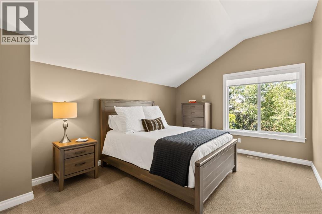 Single Family House for Sale in  Aspen Meadows Green SW Aspen Woods Calgary 