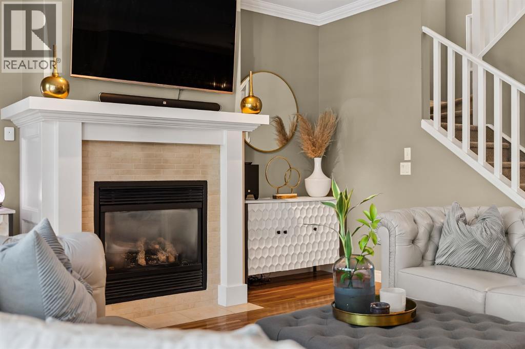 Single Family House for Sale in  Aspen Meadows Green SW Aspen Woods Calgary 
