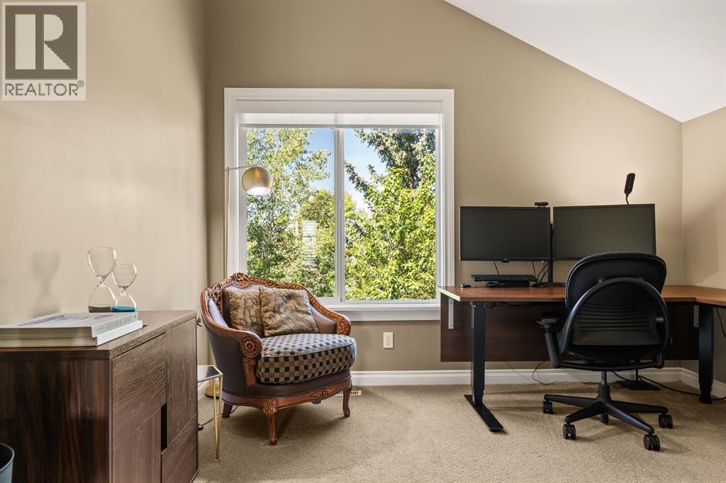 Single Family House for Sale in  Aspen Meadows Green SW Aspen Woods Calgary 