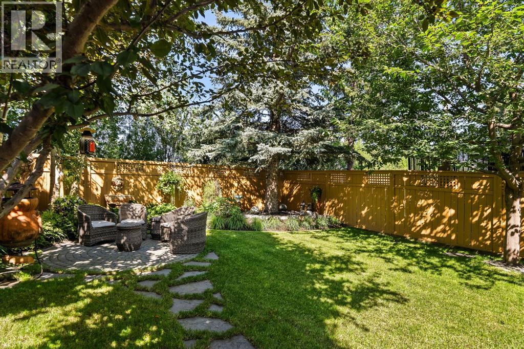 Single Family House for Sale in  Aspen Meadows Green SW Aspen Woods Calgary 