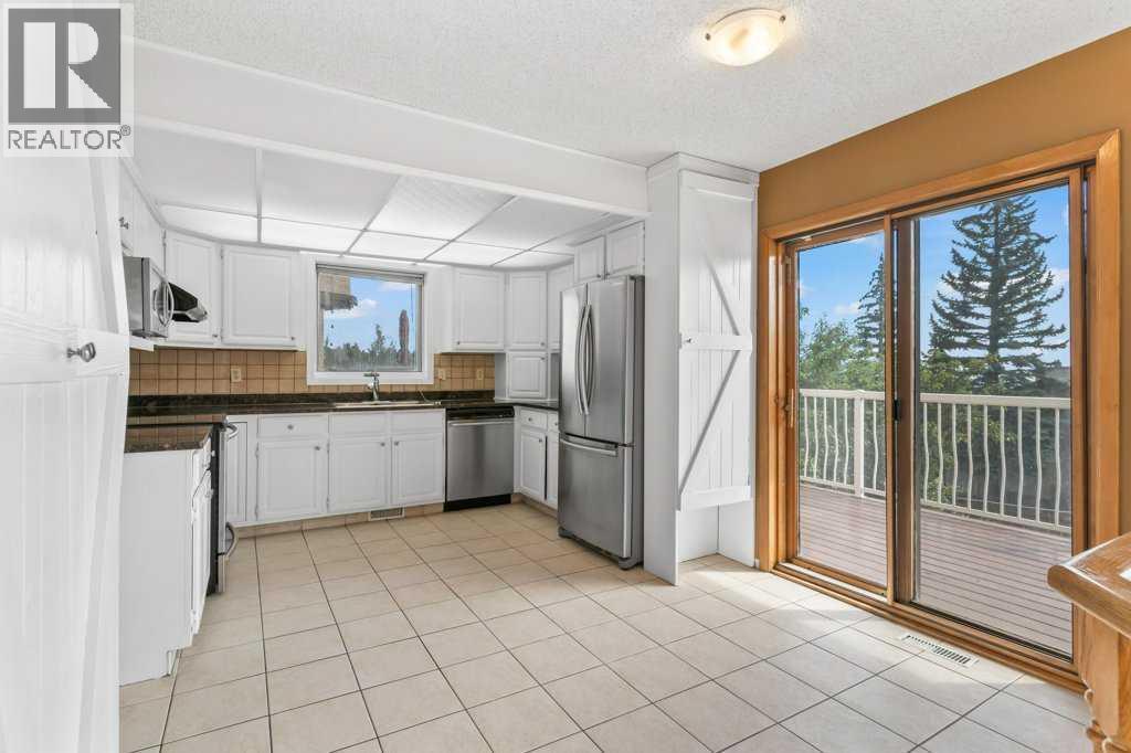 Single Family House for Sale in  Edgeland Road NW Edgemont Calgary 