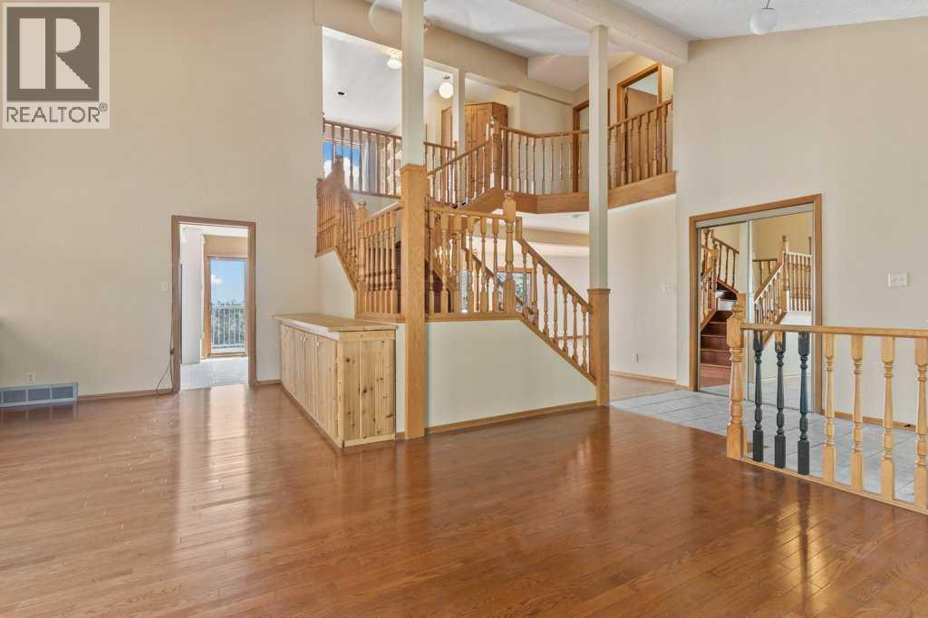 Single Family House for Sale in  Edgeland Road NW Edgemont Calgary 
