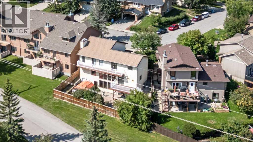 Single Family House for Sale in  Edgeland Road NW Edgemont Calgary 