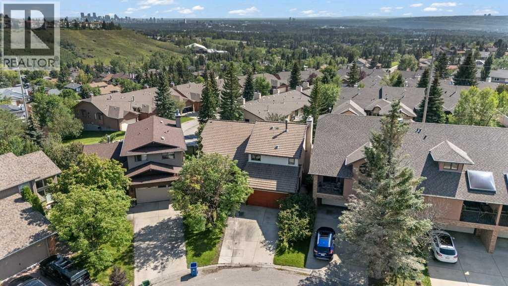 Single Family House for Sale in  Edgeland Road NW Edgemont Calgary 