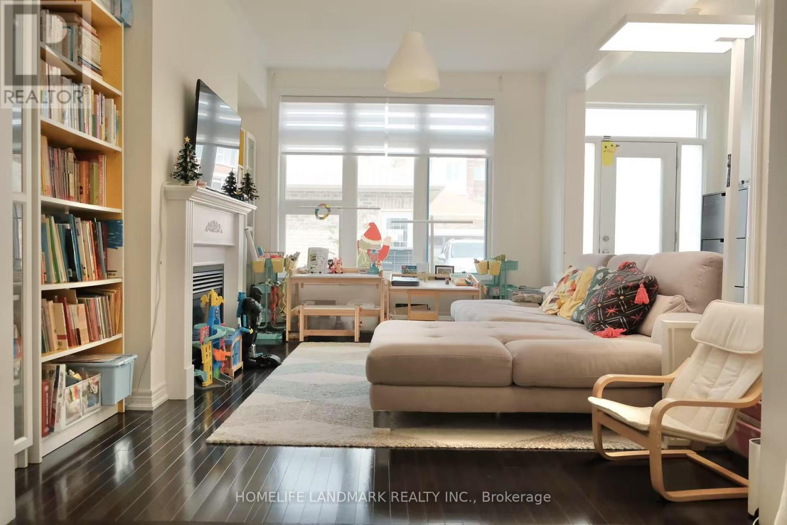 Photo 5 of 220 South Unionville Avenue, Markham ON