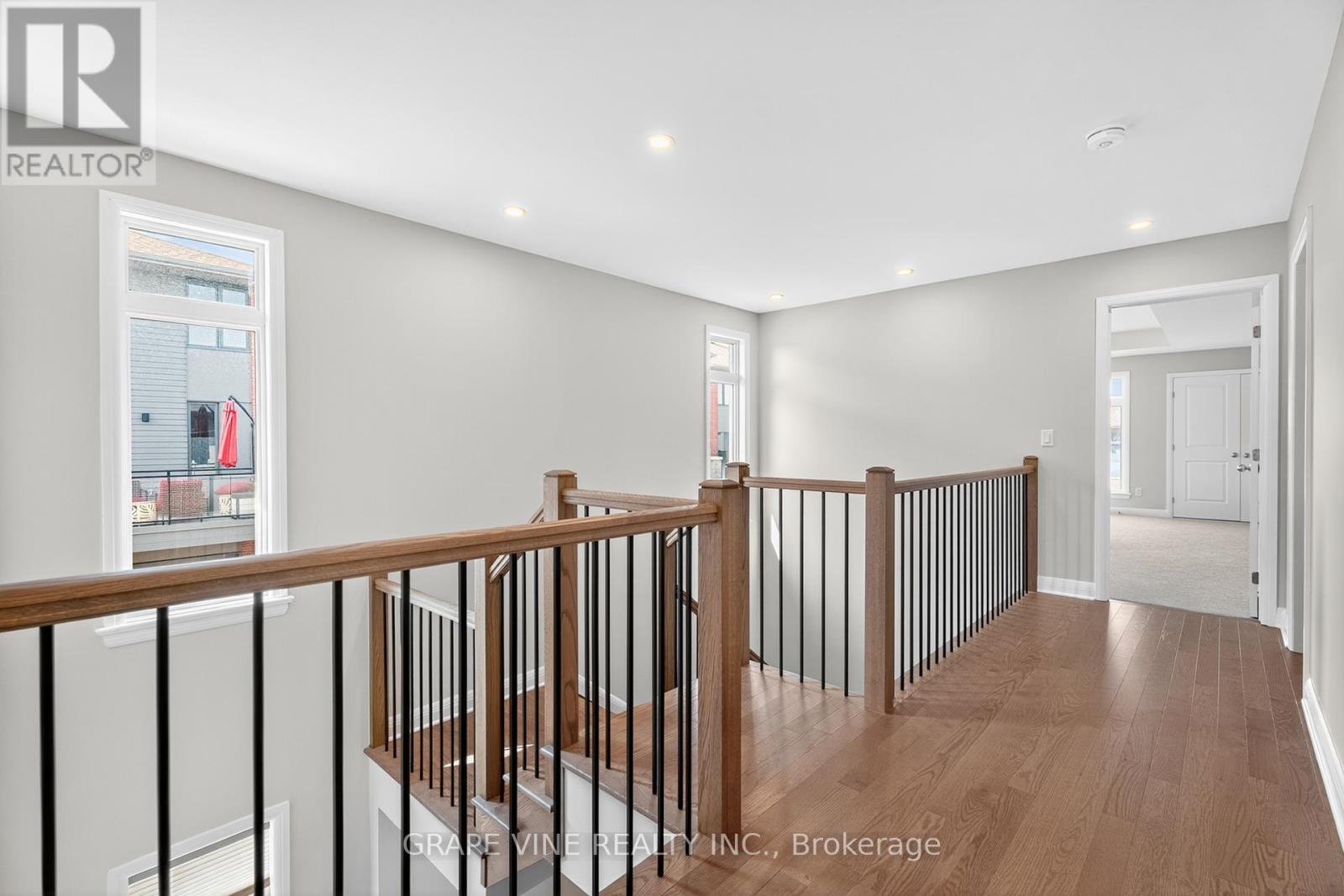 Photo 41 of 525 Pimiwidon Street, Ottawa ON