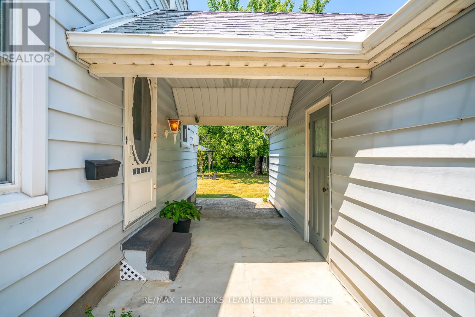 Photo 5 of 311 Linwell Road, St Catharines ON