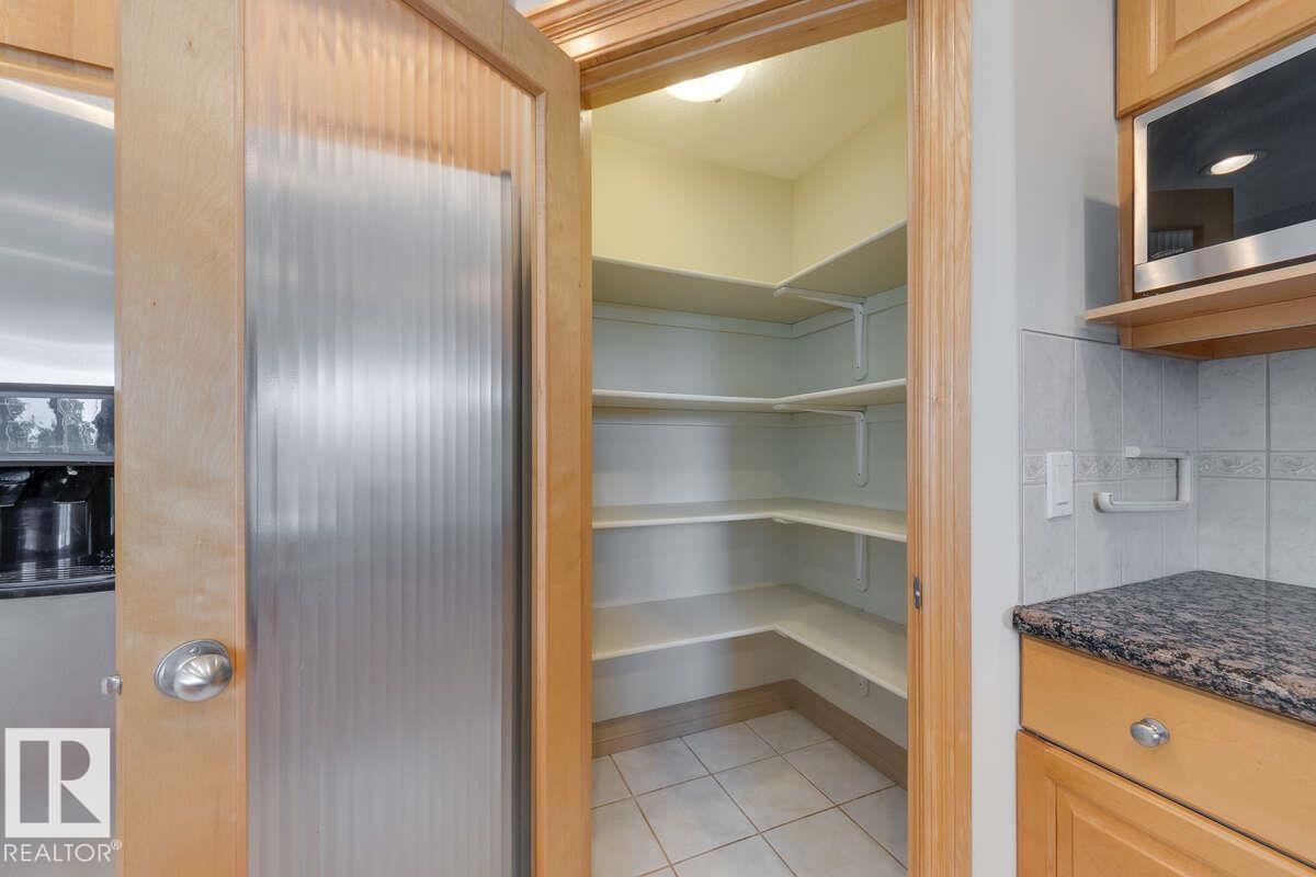 Photo 15 of 1610 Haswell Co Nw, Edmonton AB