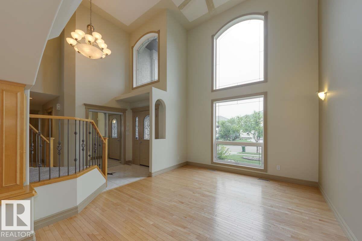 Photo 8 of 1610 Haswell Co Nw, Edmonton AB