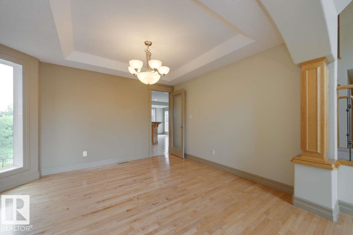 Photo 10 of 1610 Haswell Co Nw, Edmonton AB