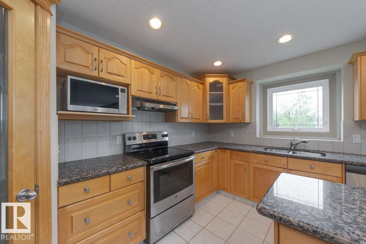 Photo 14 of 1610 Haswell Co Nw, Edmonton AB