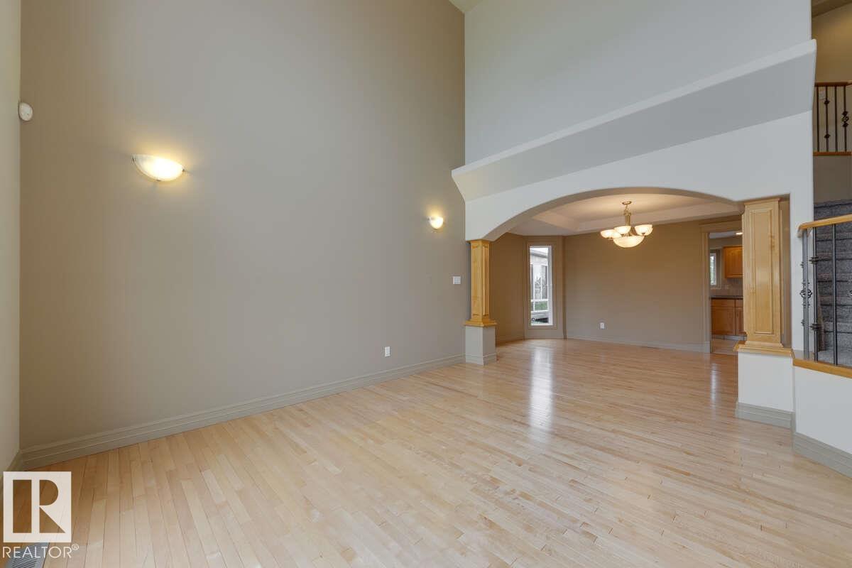 Photo 7 of 1610 Haswell Co Nw, Edmonton AB