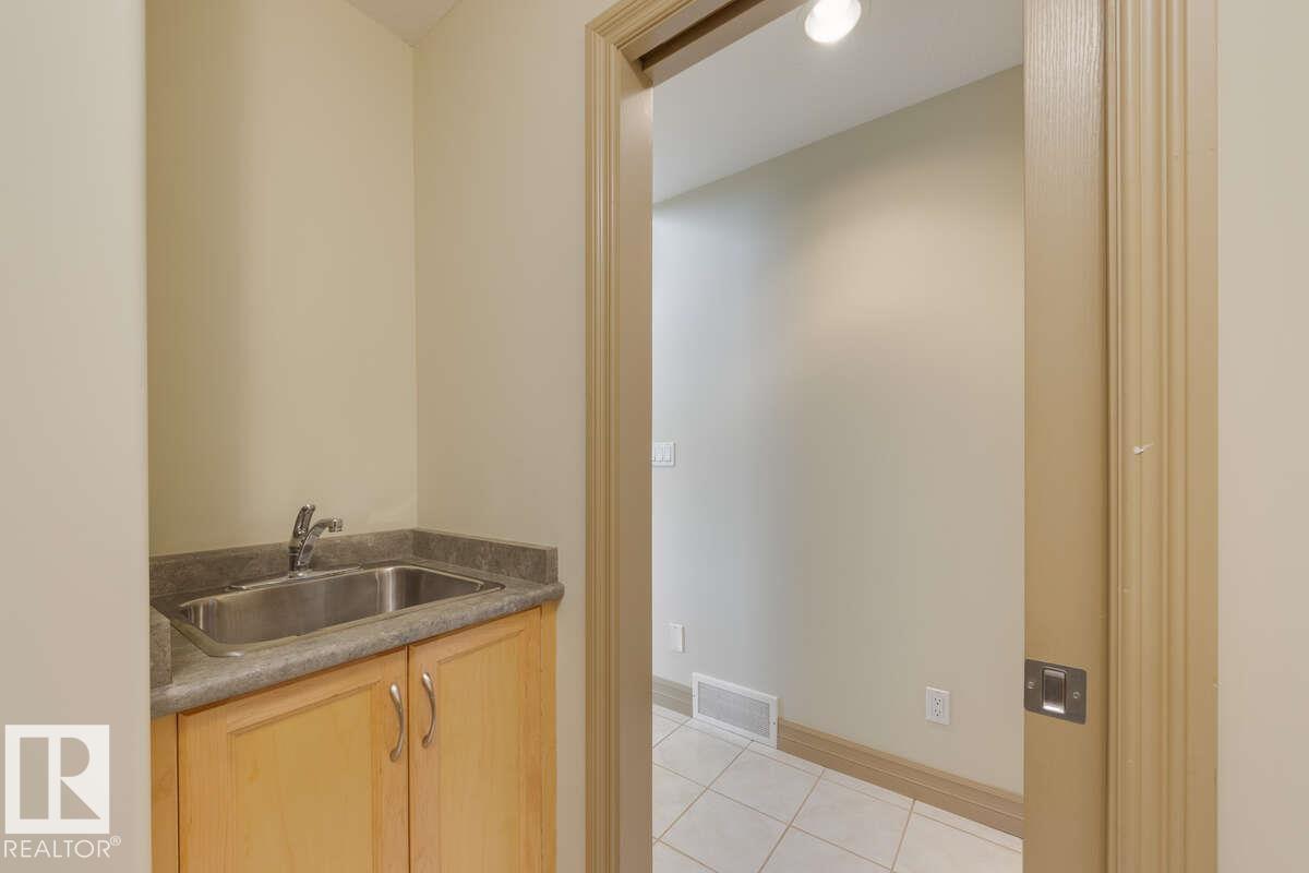 Photo 25 of 1610 Haswell Co Nw, Edmonton AB