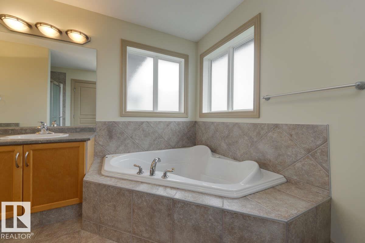 Photo 31 of 1610 Haswell Co Nw, Edmonton AB